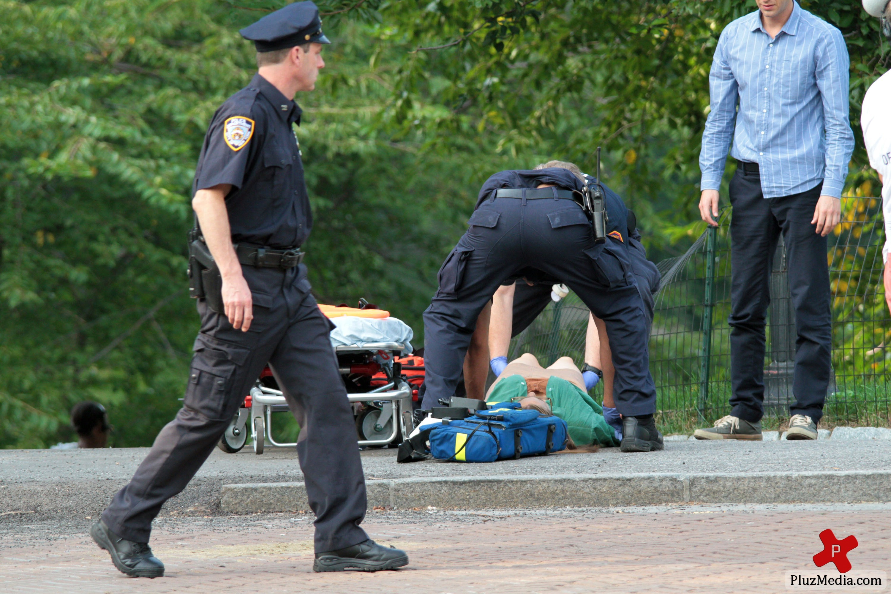 Alicia Silverstone on the film set of 'Gods Behaving Badly' | Picture 87589